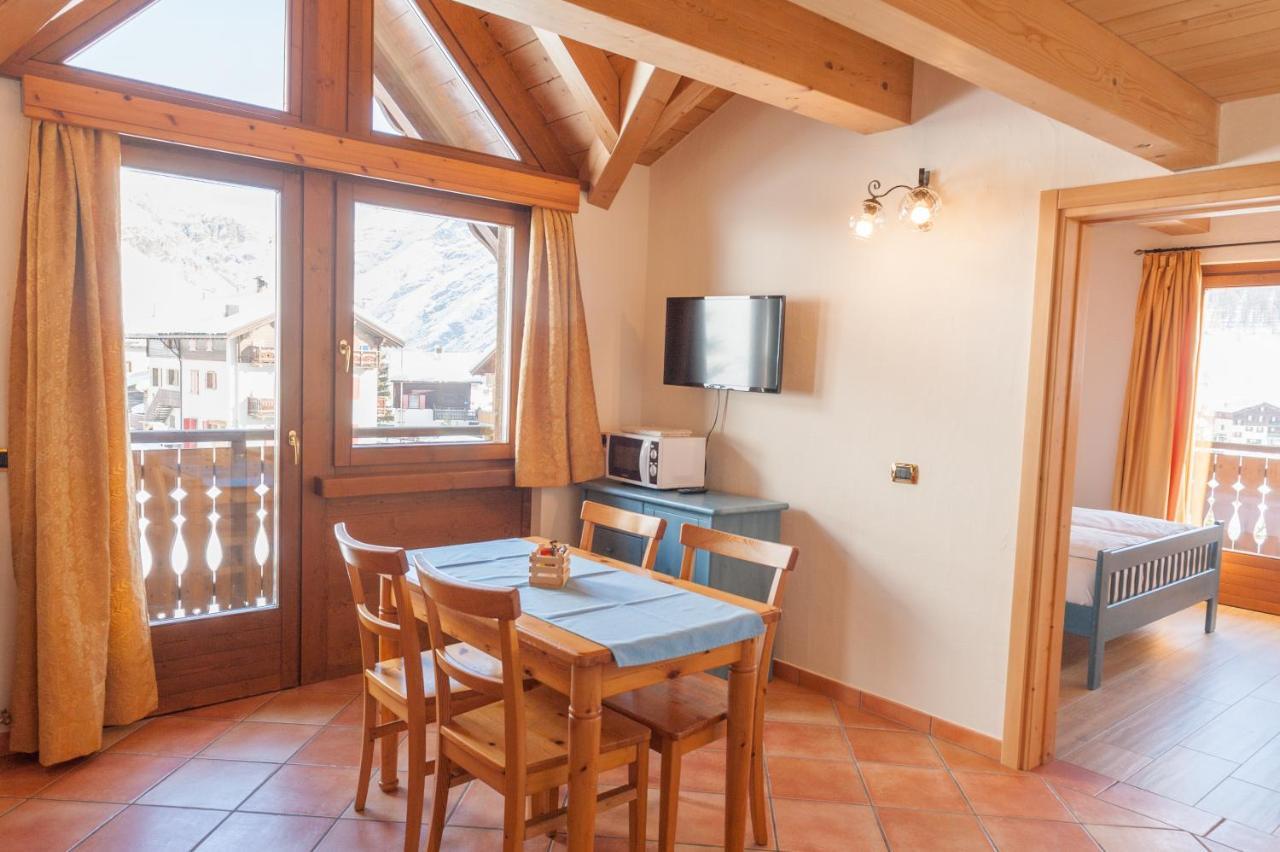 Residence Bait Da Mott Livigno Exteriör bild