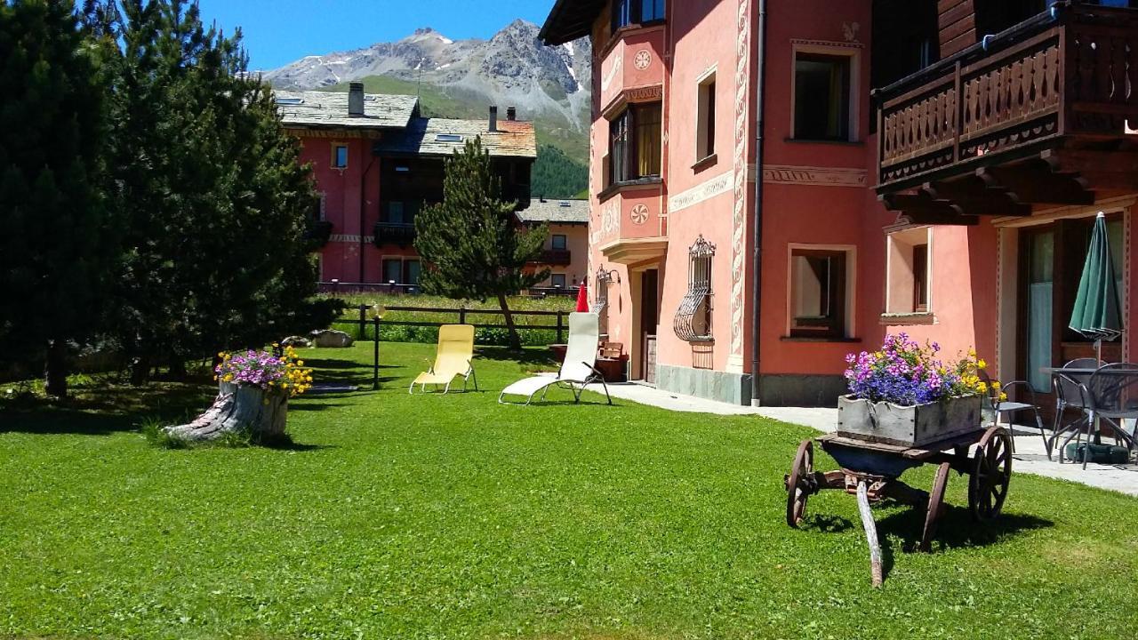 Residence Bait Da Mott Livigno Exteriör bild